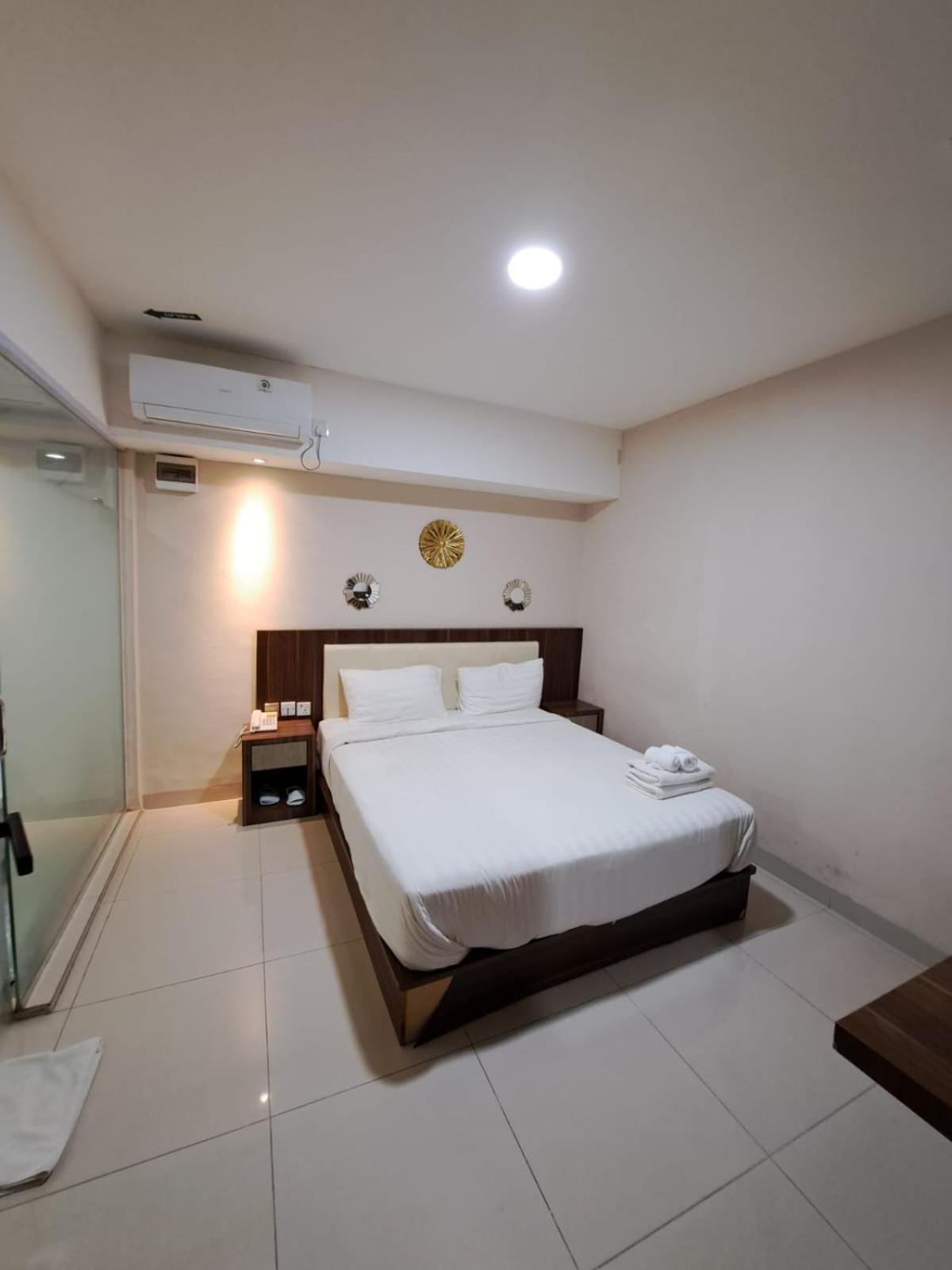 Hotel Morena Batam Kültér fotó